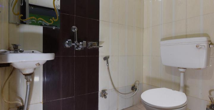 Hotel Giriraj Inn Váránaszi Kültér fotó