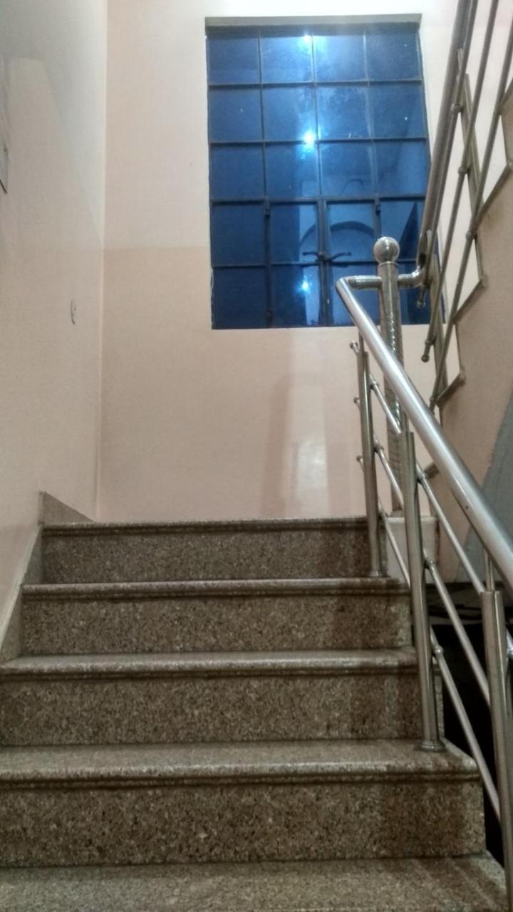 Hotel Giriraj Inn Váránaszi Kültér fotó