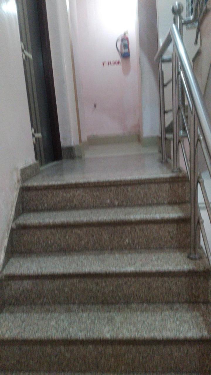 Hotel Giriraj Inn Váránaszi Kültér fotó